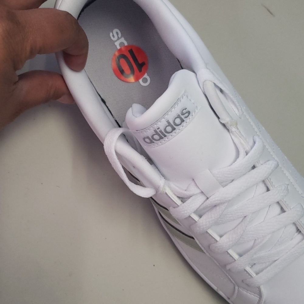 Addidas - Picture 2 of 3